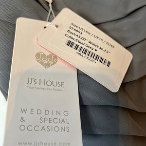 Elegant Grey Pleated Chiffon Evening Dress